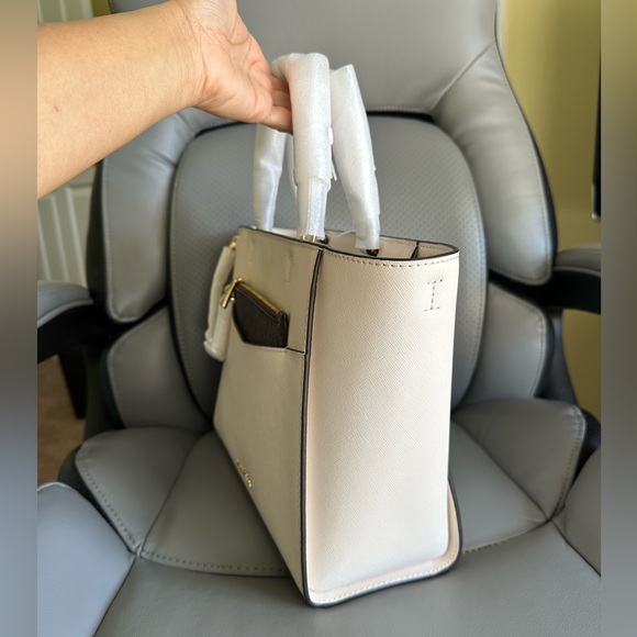 Michael Kors Kaylee 2-1 Medium Leather Satchel, Light Cream, NWT - Picture 8 of 11